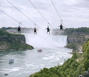 Niagara Falls Zipline to the Falls